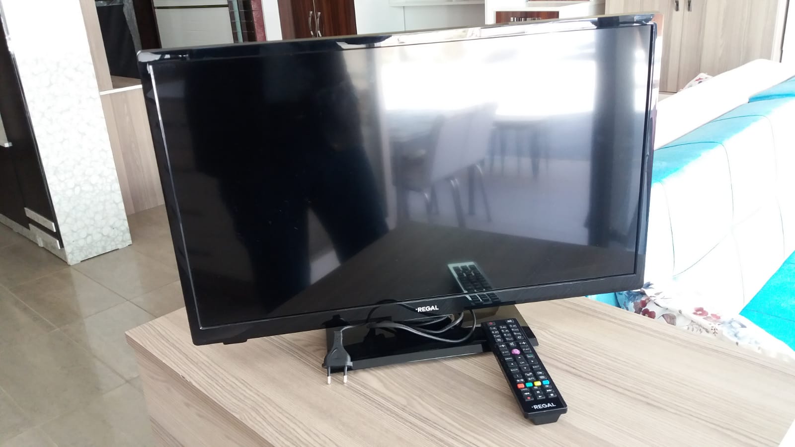 REGAL YETKİLİ SERVİS GARANTİLİ 61 EKRAN “24R4015H