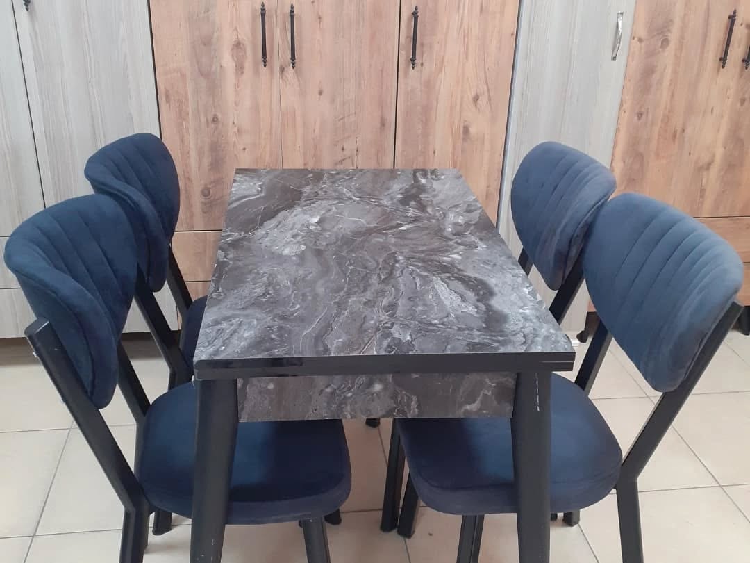 ÇOK GÜZEL 4 SANDALYELİ MUTFAK MASASI TAKIMI 