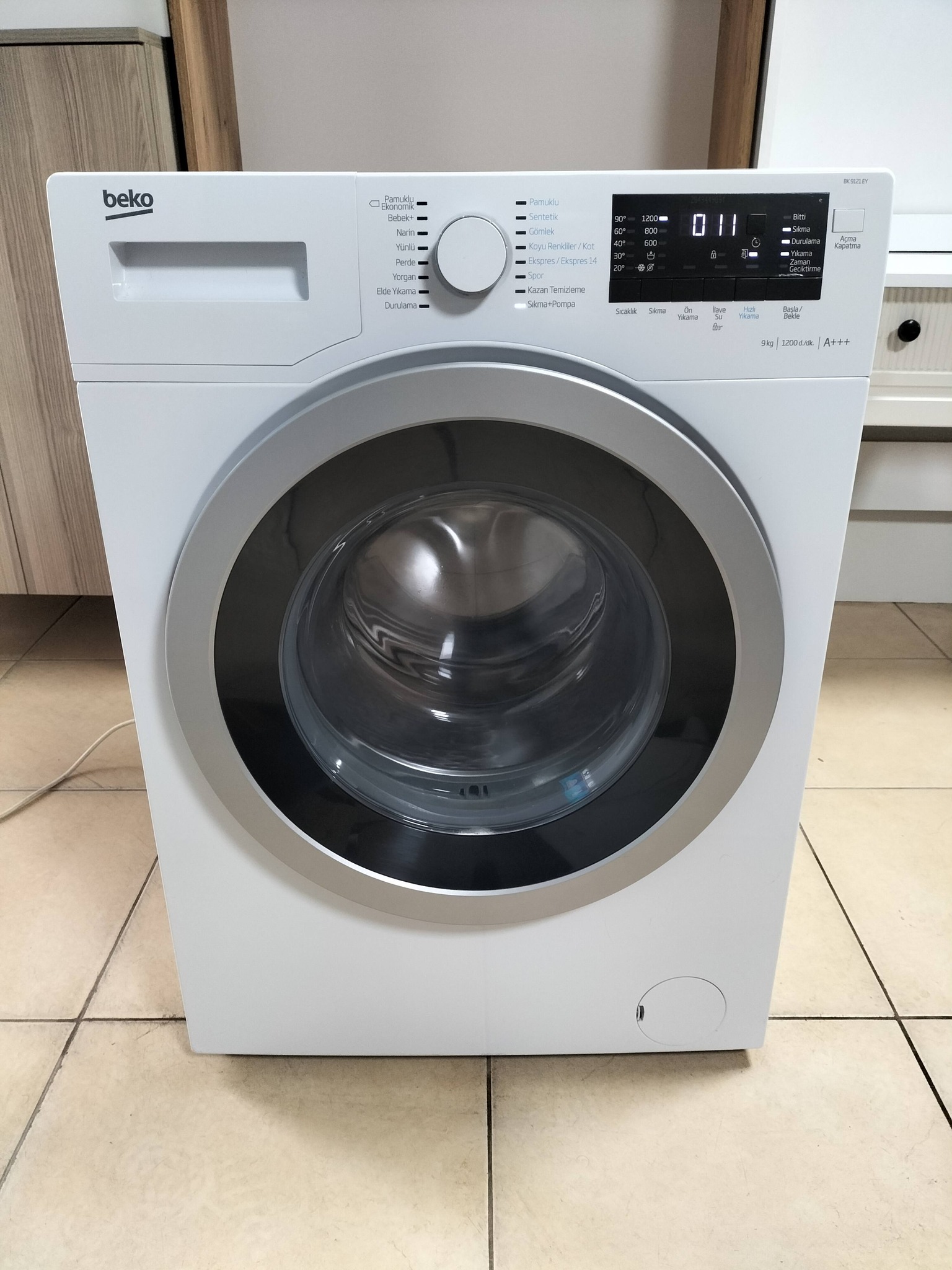 SIFIR AYARINDA BEKO MARKA 9 KG ÇAMAŞIR MAKİNASI